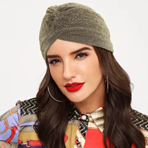 SHEIN Accessories - • Gold Glitter Beanie Hat •
